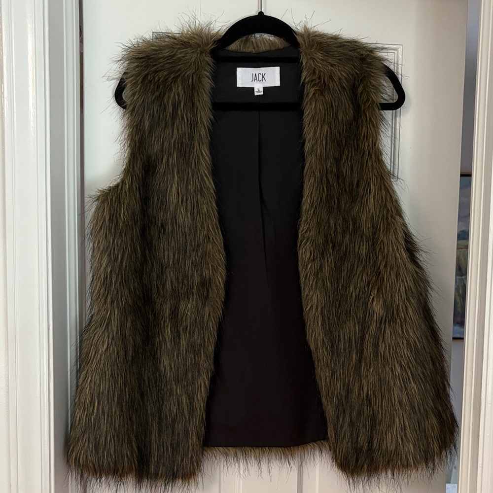 Jack by BB Dakota Women's Faux Fur Vest - Tan